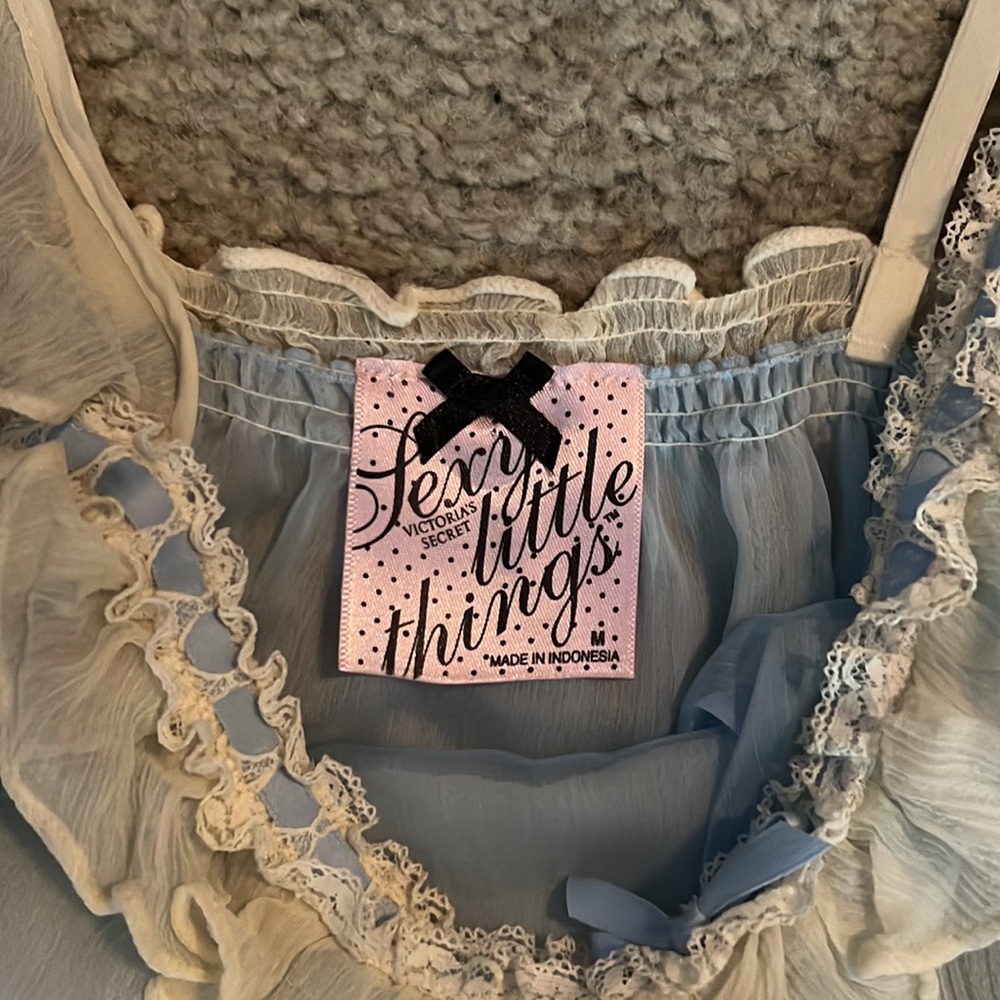 Victoria secret cami - Picture 2 of 4